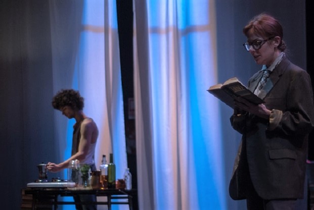 La capilla de los niños 2 - Cía Perros Daneses - Fotografía de Escaparate Visual