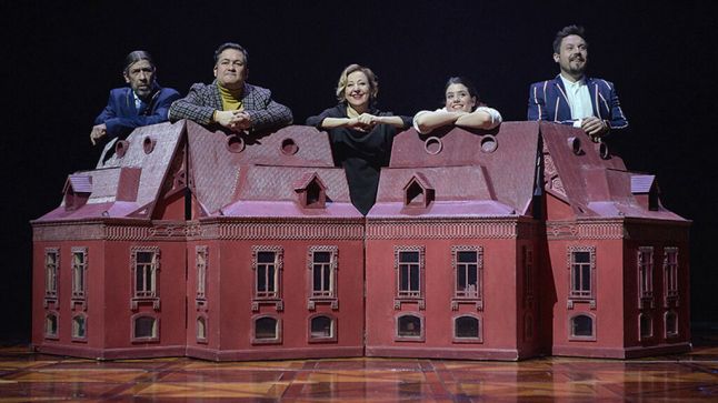 Teatro-Estrenos_de_teatro-Carmen_Machi-CDN_Centro_Dramatico_Nacional-Escena_374224857_114085222_1024x576