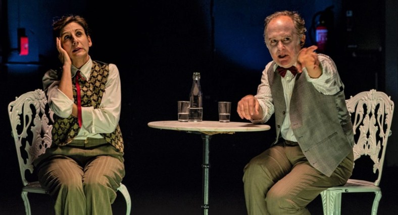 La imagen tiene un atributo ALT vacío; su nombre de archivo es foto-los-que-hablan.jpg