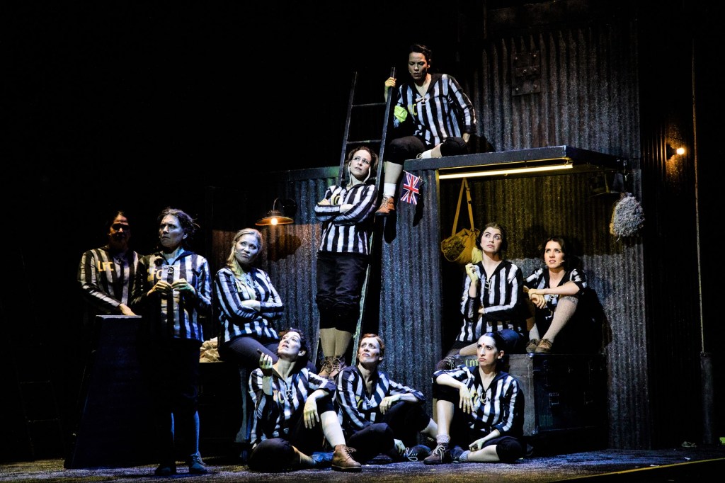 La imagen tiene un atributo ALT vacío; su nombre de archivo es ladies-football-club-c2a9barbara-sanchez-palomero-2-el-teatrero.jpg