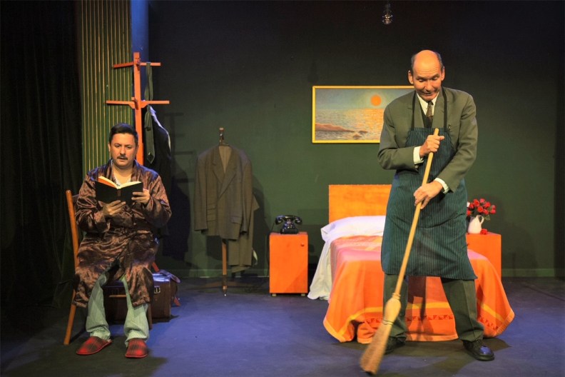 La imagen tiene un atributo ALT vacío; su nombre de archivo es los-sombreros-olvidados-el-teatrero.jpg