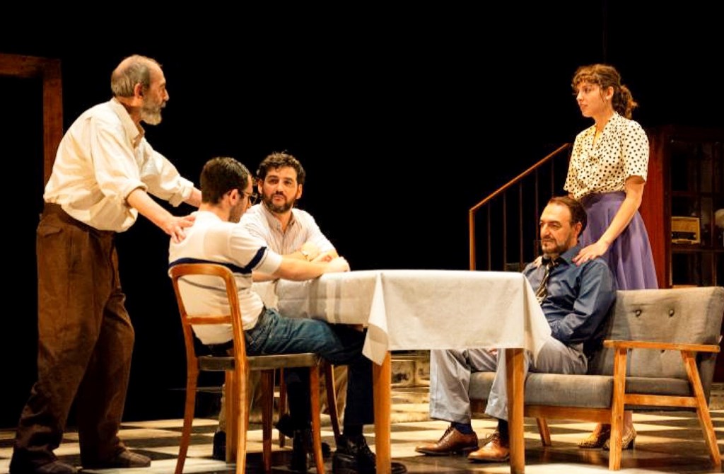 La imagen tiene un atributo ALT vacío; su nombre de archivo es retorno-al-hogar-el-teatrero.jpg