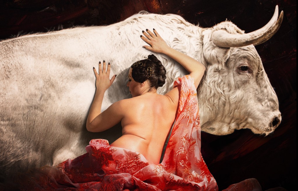 La imagen tiene un atributo ALT vacío; su nombre de archivo es coronada_toro_promo_cartel.jpg